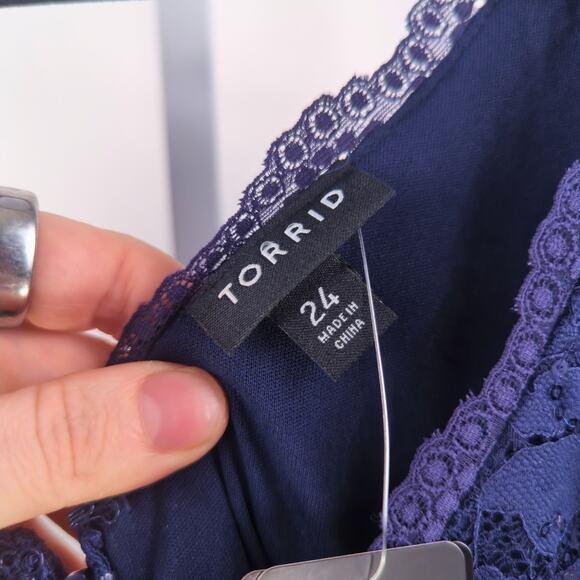 Torrid Plus Size 24 Sequin Lace Maxi Dress Navy Evening Gown NWT - Picture 3 of 12